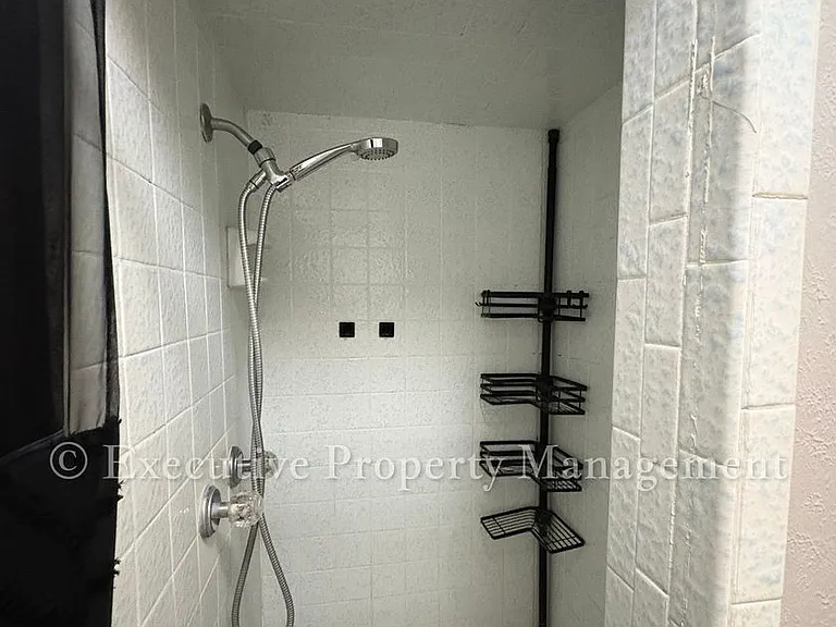410 Jeffrey Ln — Photo 28