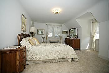 Master w/ walk in closets