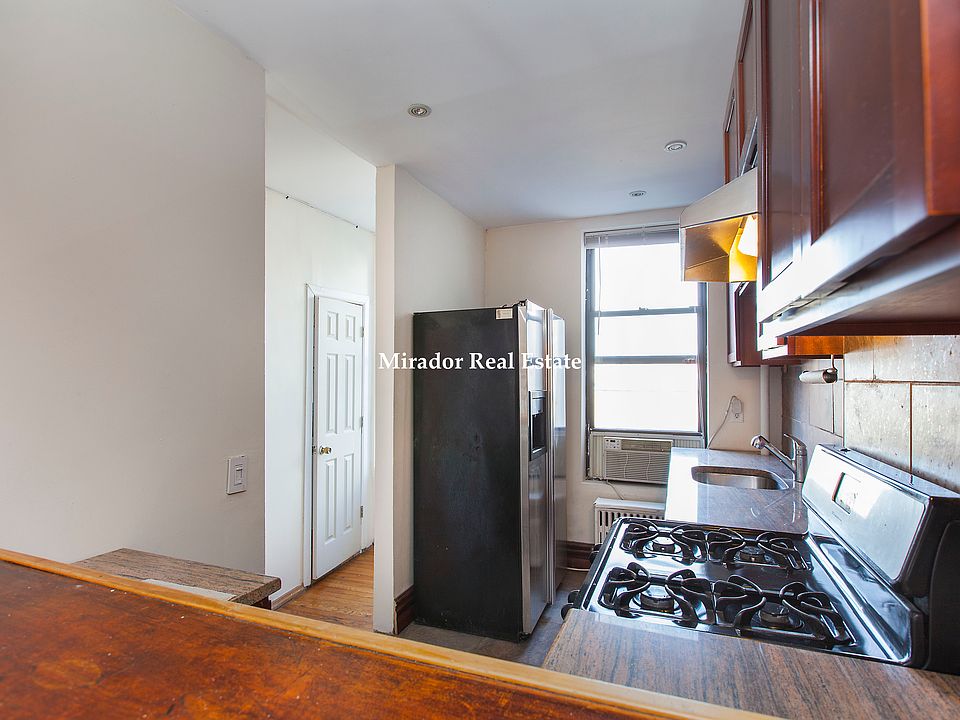2nd image of 484 3rd Ave APT 002R