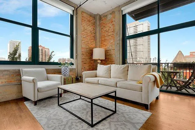 221 E Cullerton St #409 — Photo 3