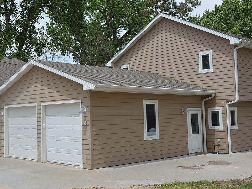 1st image of 16 El Charman Lake Pl