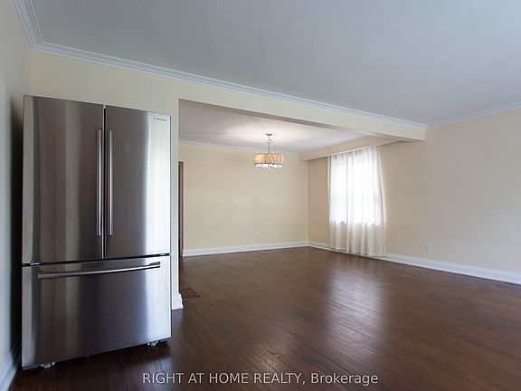 2nd image of 30 Northampton Dr