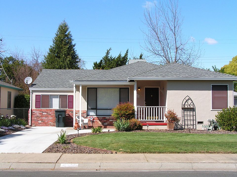 Gorgeous & Peaceful Tree-Lined Street, 1.5 Blocks from Tahoe Park