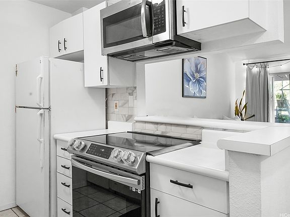 5th image of 95-802 Wikao St APT R202
