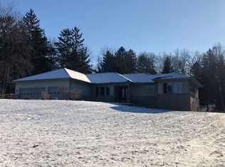 3775 E Pineview Dr, Dexter, MI 48130