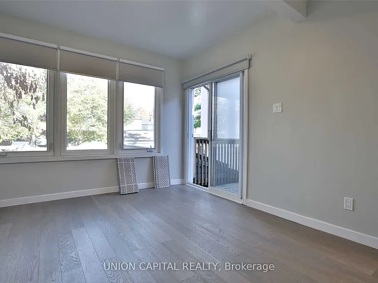 366 Balliol St #UPPER — Photo 9