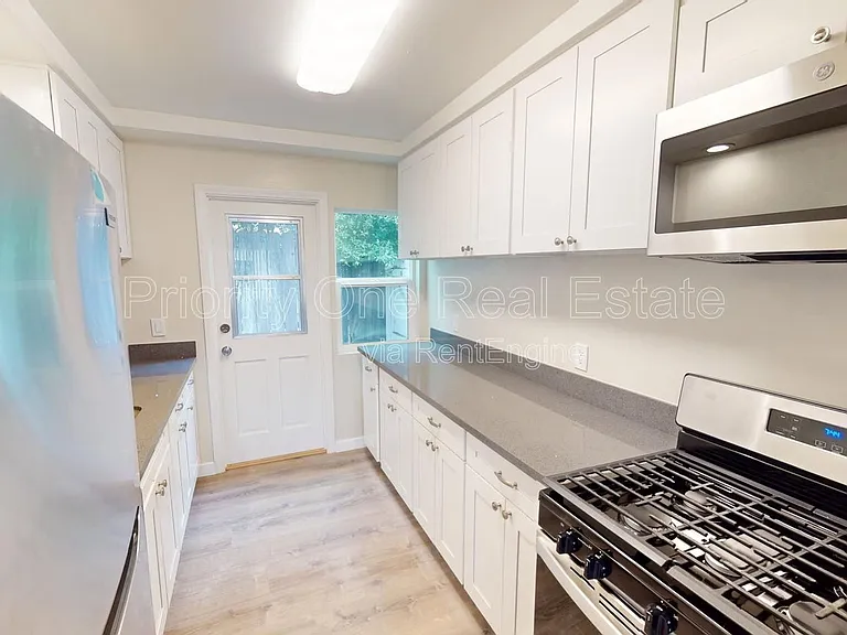 3641 Reynard Way — Photo 8