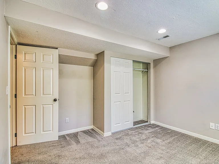 8457 S 935 E — Photo 15