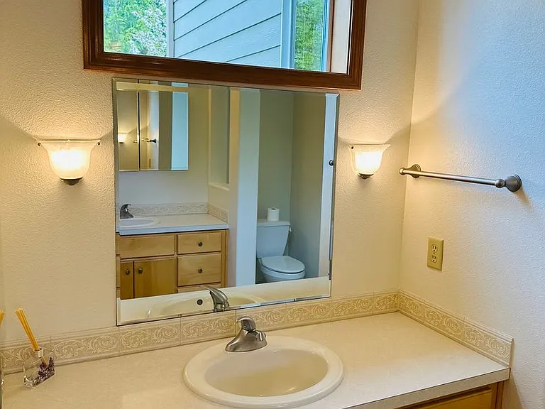 1875 N 15th Ct — Photo 26