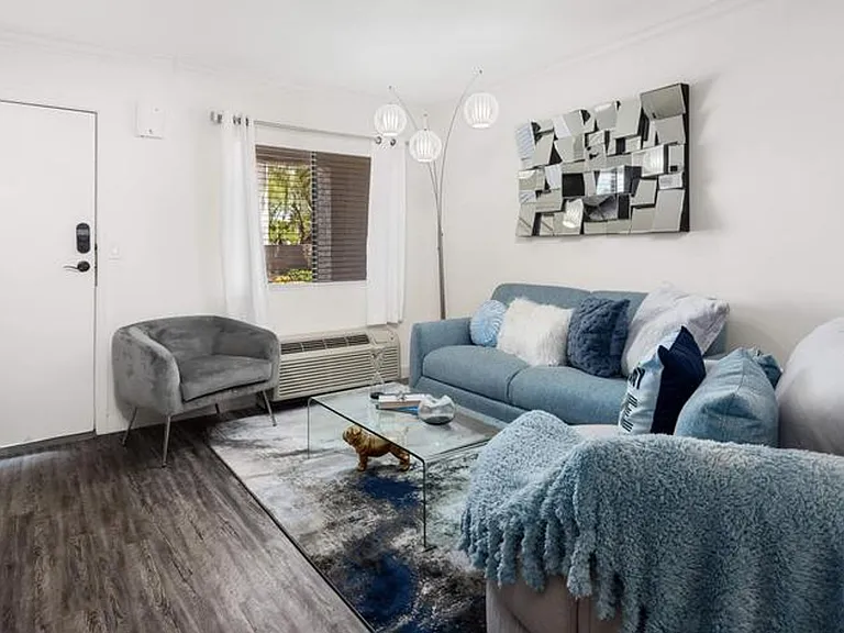 The Molino Apartments — Photo 32