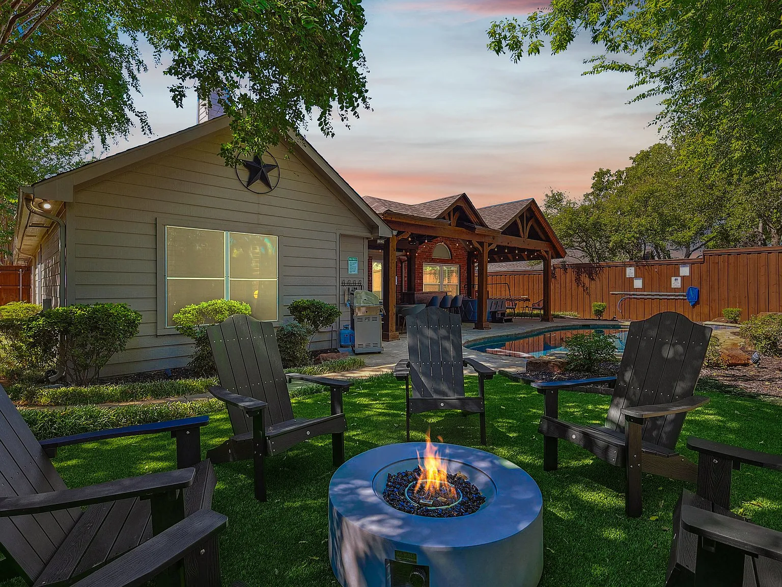 5 bed, 2183 sqft, $9,750 — Photo 3