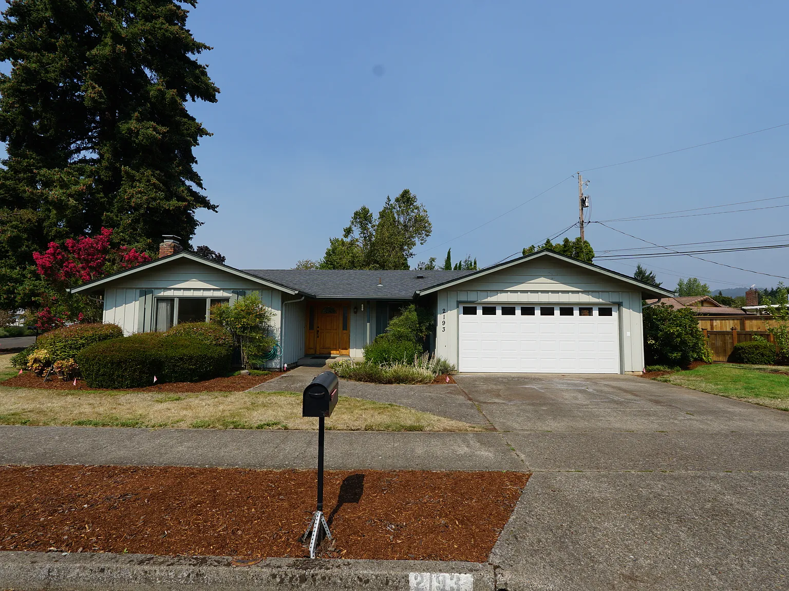 3 bed, 1.5 bath, 1316 sqft, $2,600 — Photo 1