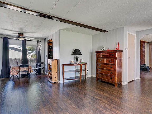 3rd image of 338 Glenn Hill Ave
