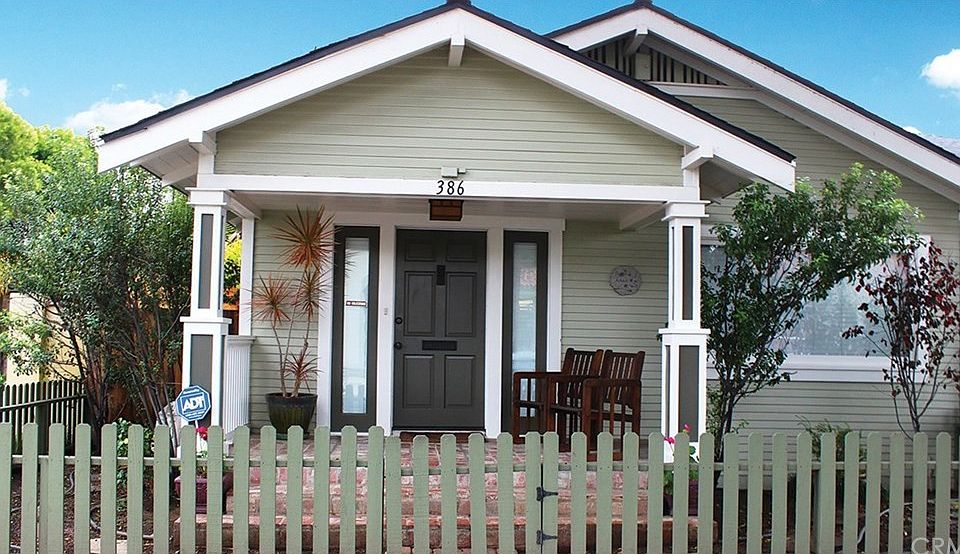 1st image of 386 Roswell Ave