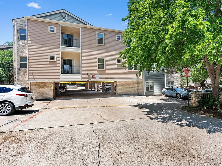 2414 Longview St #303 — Photo 18