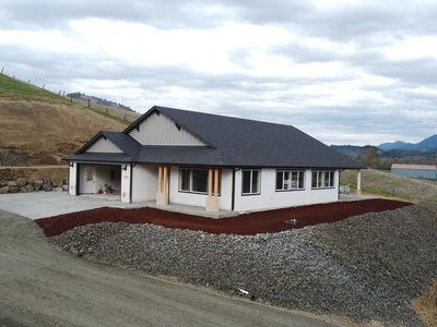 2782 Roberts Creek Rd, Roseburg, OR, 97470