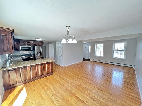 4th image of 78 Bayberry Hill Rd