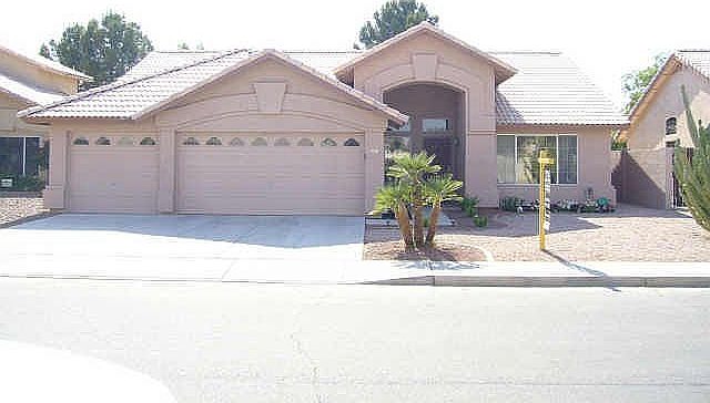 1st image of 822 S Tangerine Dr