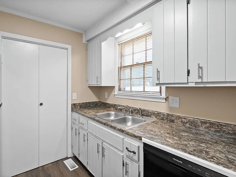 619 Ranch Hill Dr — Photo 15
