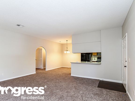 4th image of 1410 Santa Margarita St