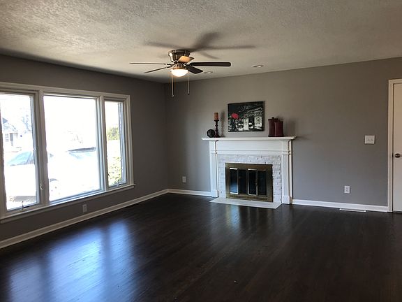 2nd image of 8903 Holly St