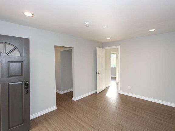 4th image of 444 Ulysses St