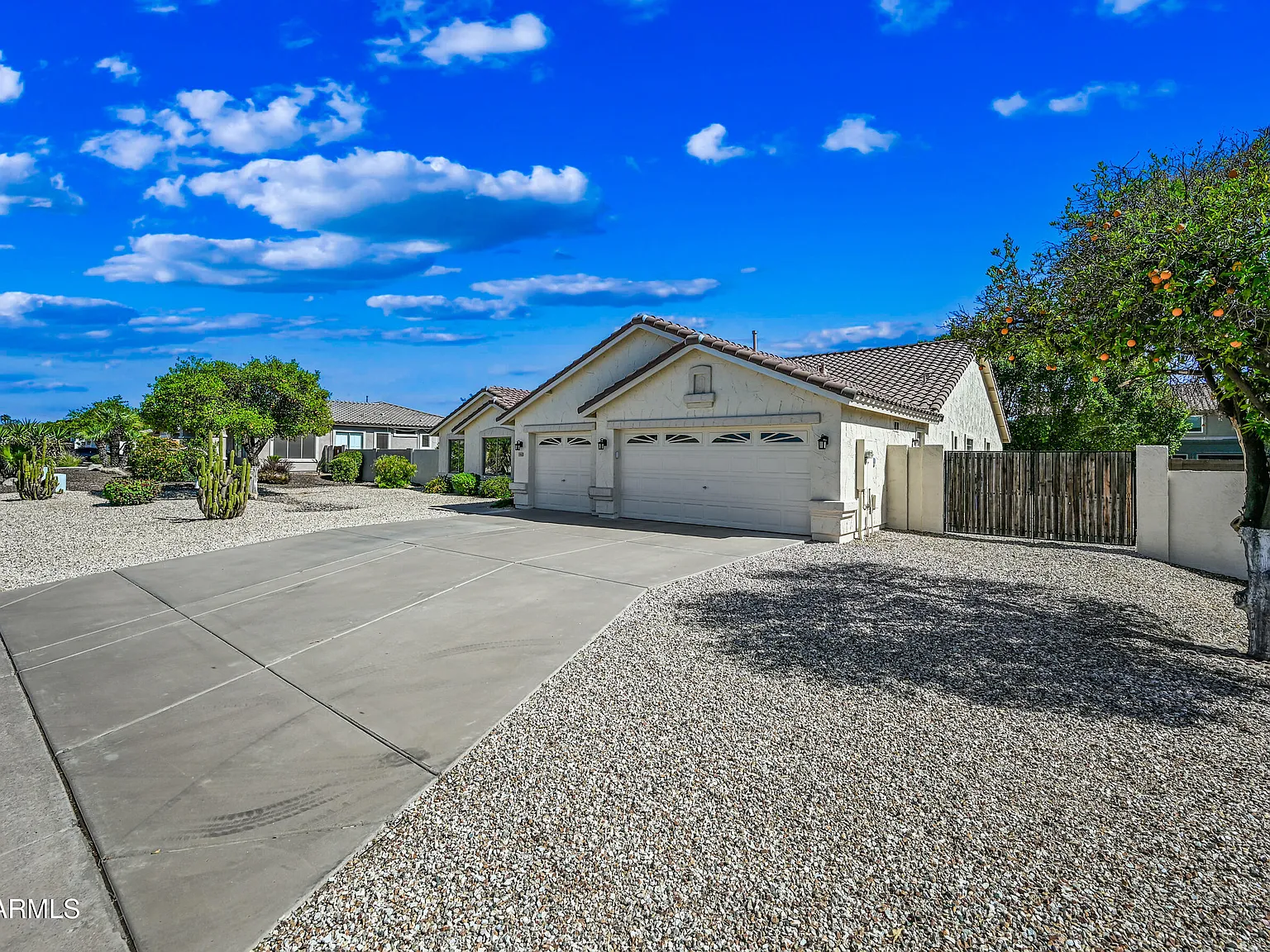 4 bed, 2.5 bath, 3039 sqft, $2,800 — Photo 1