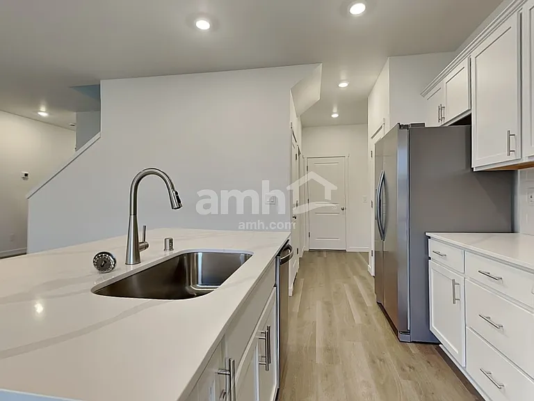 5222 Turnstone St SE — Photo 3