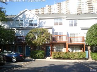 254 Village Circle Dr #1221, Fort Lee, NJ 07024