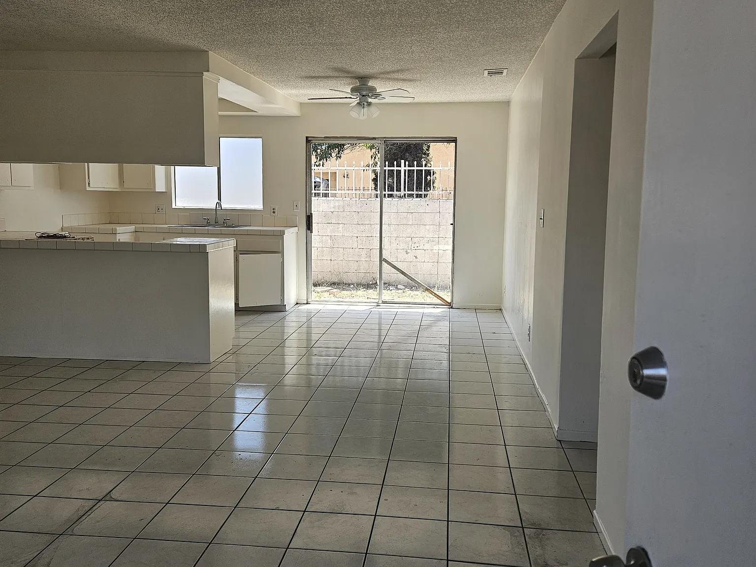 3 bed, $3,699 — Photo 2