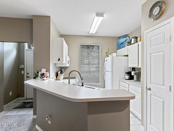 5th image of 13703 RICHMOND PARK Drive N #2502