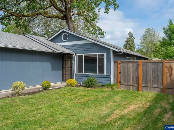 209 E North St, Newberg, OR 97132