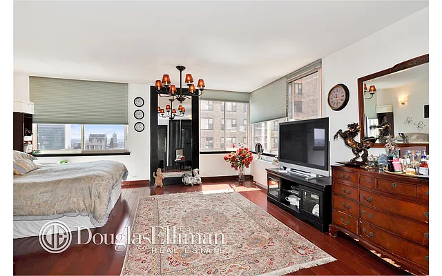 Rented by Douglas Elliman | media 53