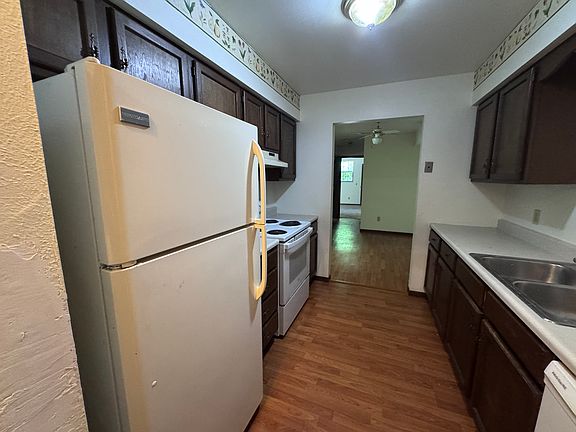 4th image of 3353 W Laskey Rd #16