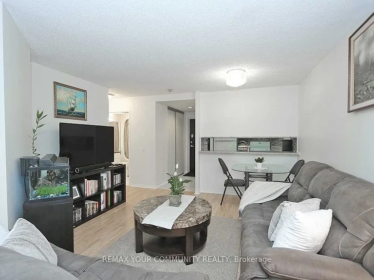 7 Bishop Ave #1606 — Photo 6
