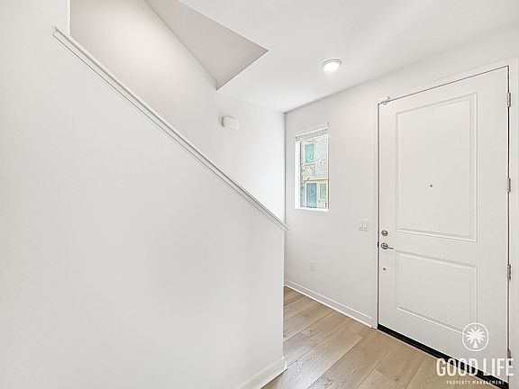 2nd image of 5465 Seacliff Pl Unit 76
