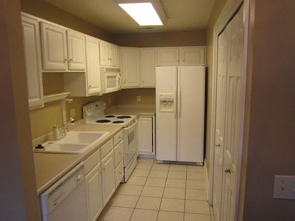 5th image of 1060 Red Leaf Ct NW