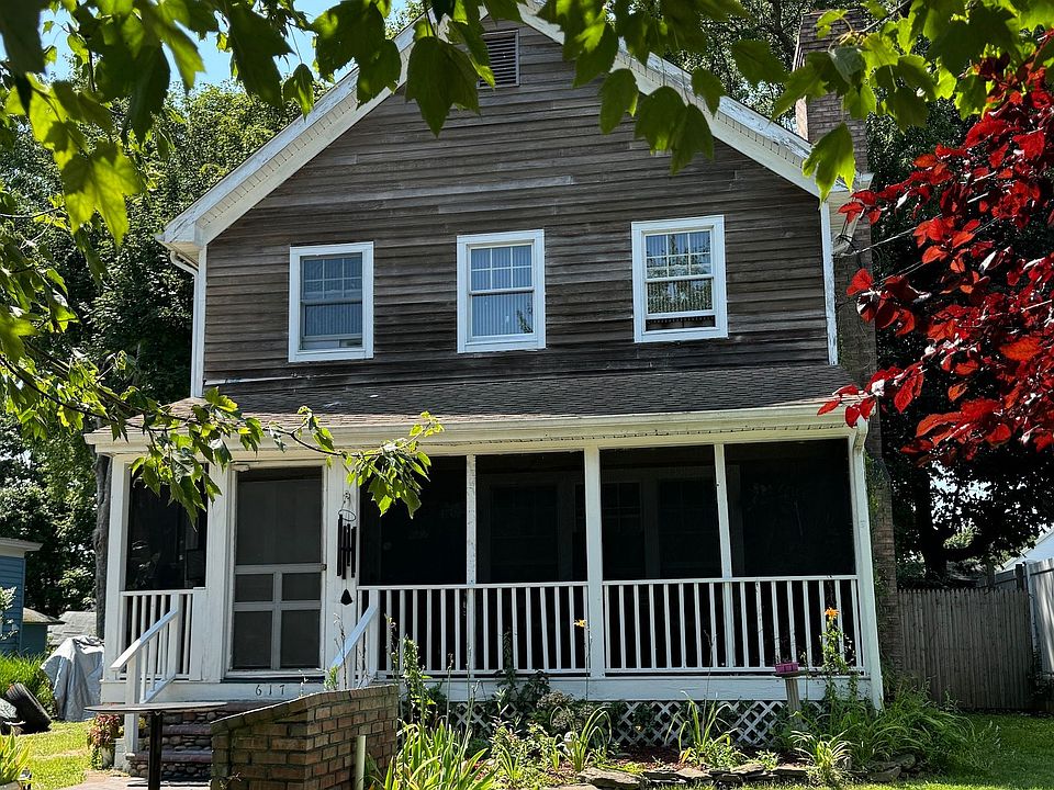 1st image of 617 2nd St