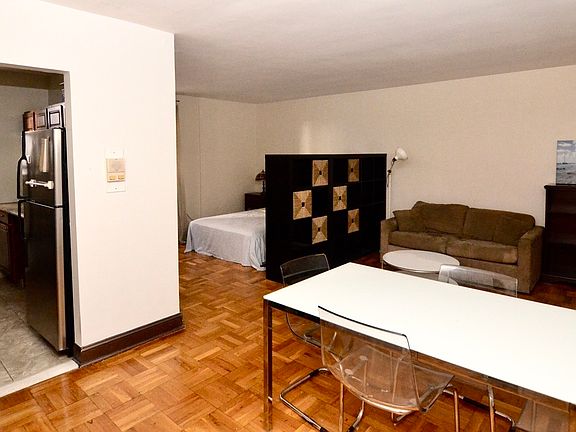 2nd image of 488 Ocean Pkwy APT 1H
