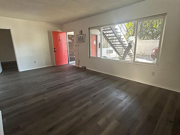 2nd image of 14924 Roscoe Blvd #3