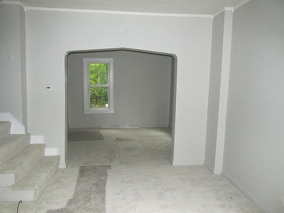 3rd image of 808 Waller St