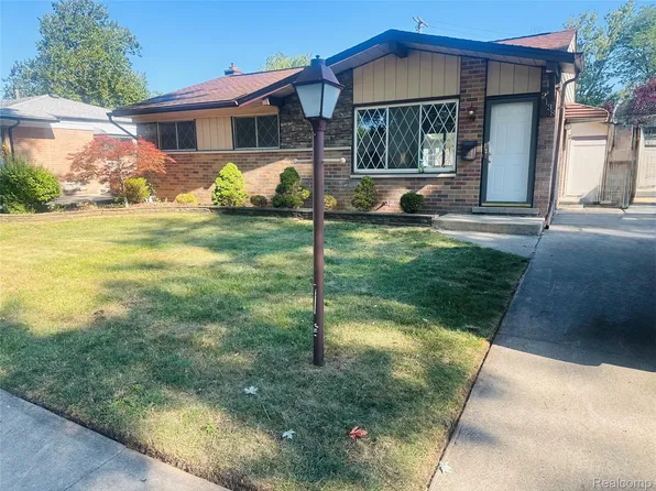 2138 Pagel Ave, Lincoln Park, MI 48146