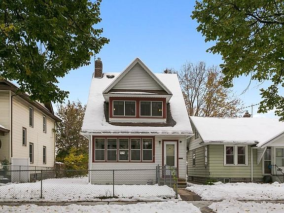 3rd image of 796 Fuller Ave