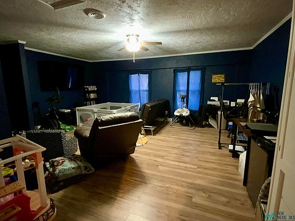 4th image of 1002 W Avenue O