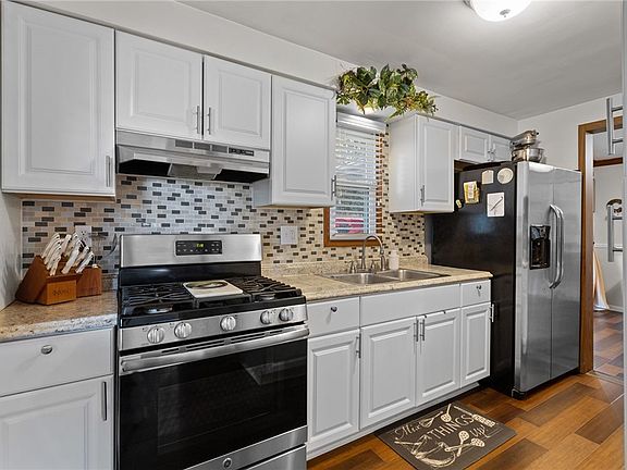4th image of 111 Klementina Dr