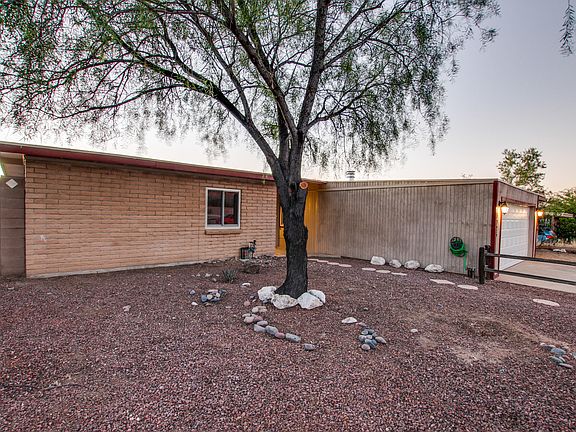 3rd image of 7025 N Camino De La Tierra
