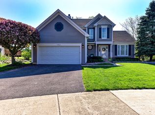 1921 Edinburgh Ln, Aurora, IL 60504