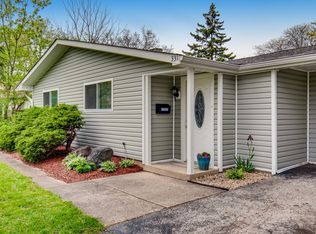 331 Cherry Ct, Glenview, IL