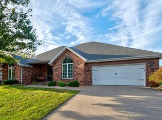 3718 E Dartmoor Ct, Springfield, MO 65802