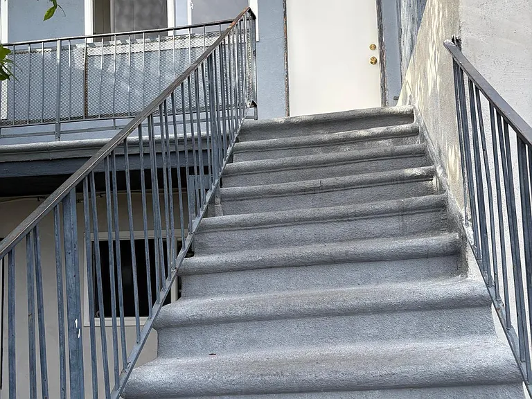 140 W Hoover Ave #5 — Photo 2